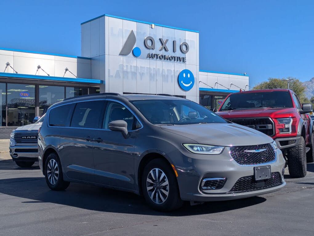 2021 Chrysler Pacifica Hybrid Touring FWD