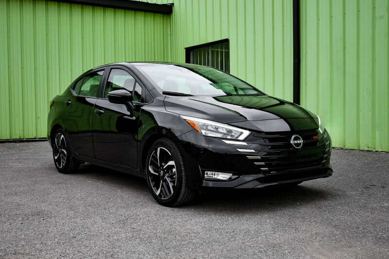 2024 Nissan Versa SR FWD