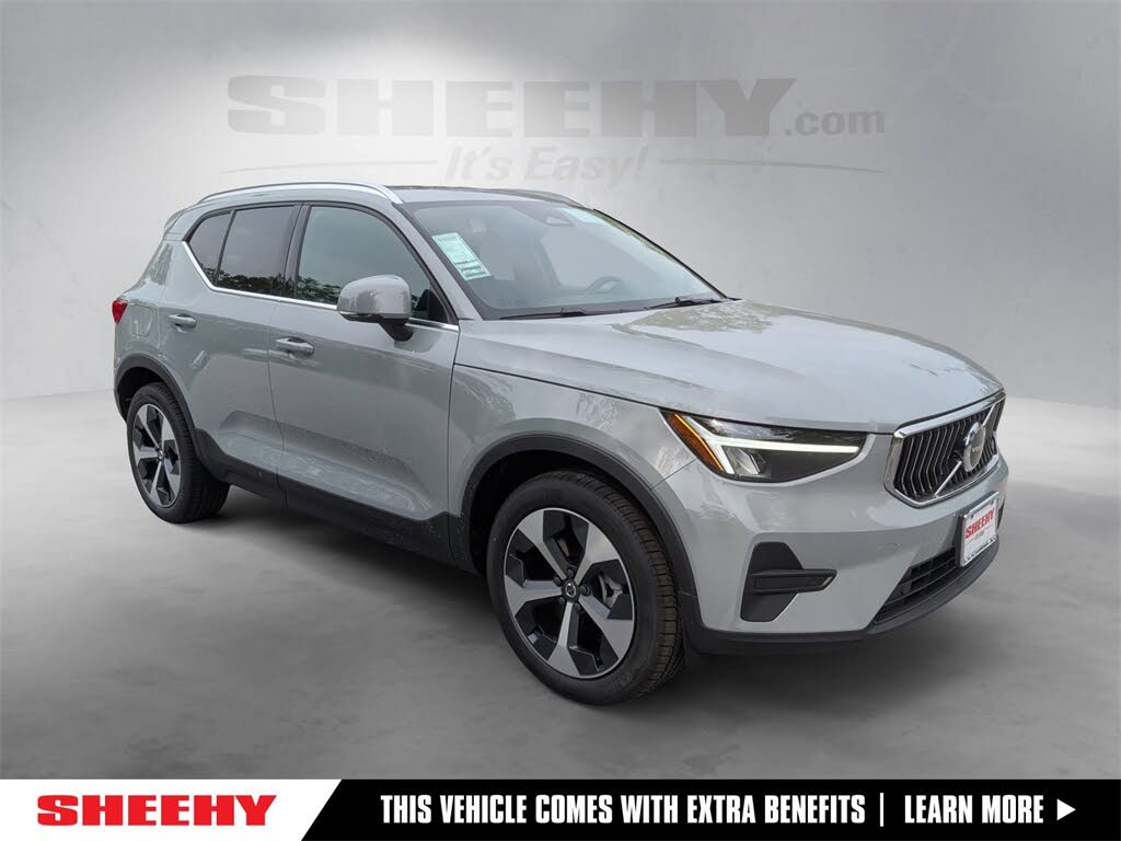 2025 Volvo XC40 B5 Core Bright Theme AWD