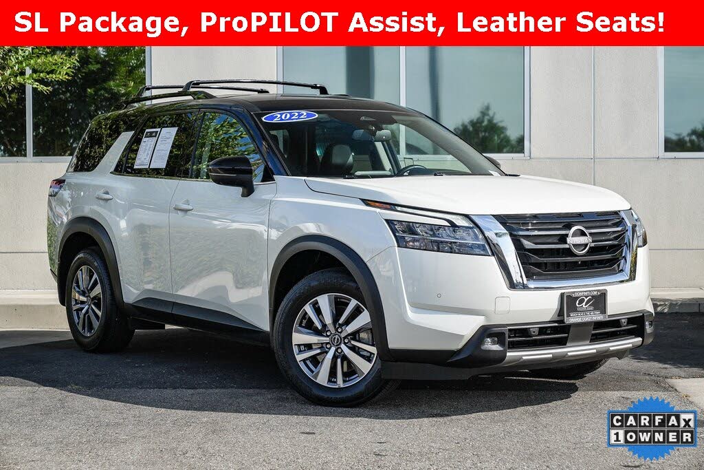 2022 Nissan Pathfinder SL FWD
