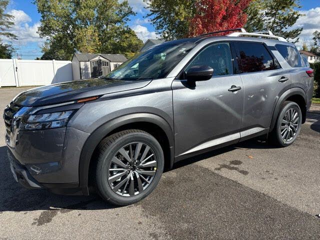 2025 Nissan Pathfinder SL 4WD