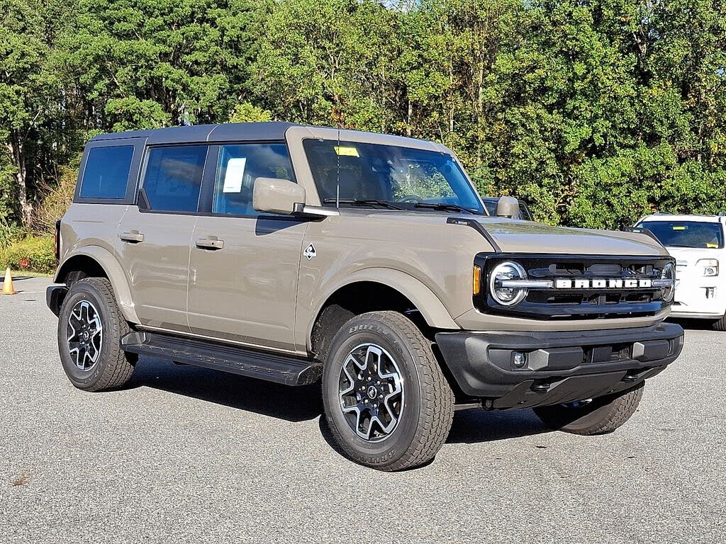 2025 Ford Bronco Outer Banks 4-Door 4WD