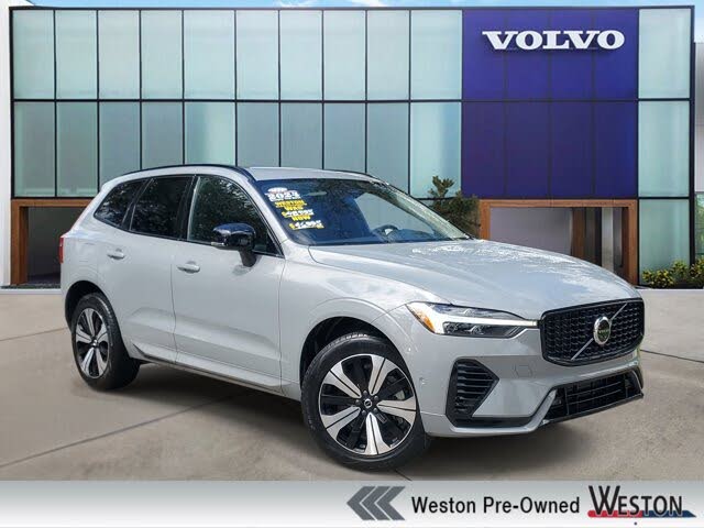 2024 Volvo XC60 Recharge T8 Plus Dark Theme eAWD