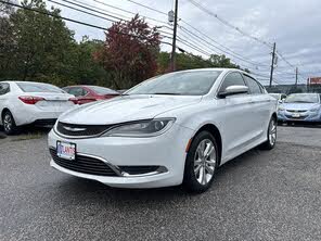 Chrysler 200 Limited Sedan FWD