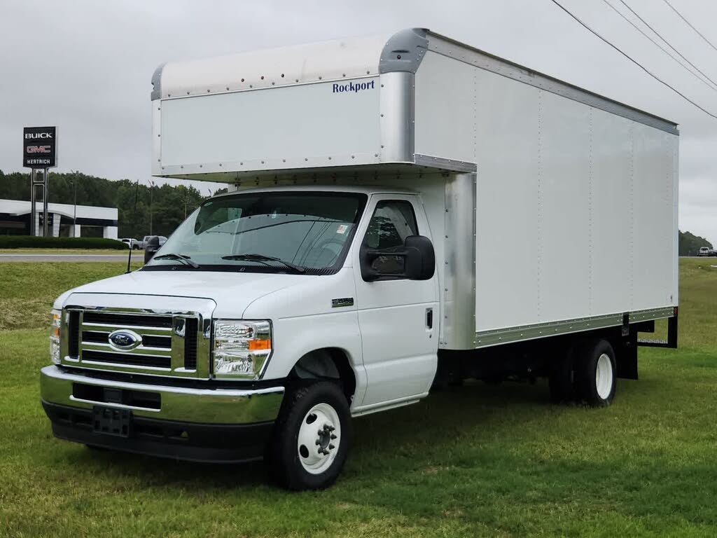 2025 Ford E-Series Chassis E-450 SD Stripped 158 DRW RWD