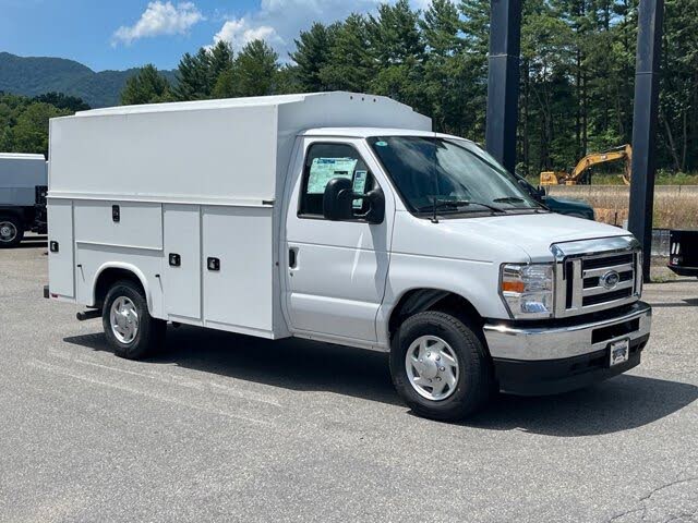 2025 Ford E-Series Chassis E-350 SD Cutaway SB DRW RWD