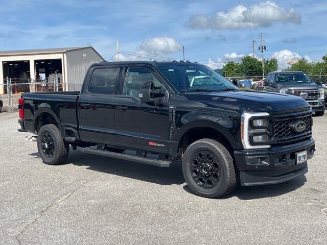 2025 Ford F-250 Super Duty Lariat Crew Cab 4WD