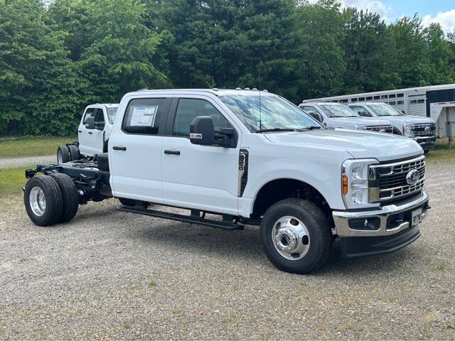 2025 Ford F-350 Super Duty Chassis XL Crew Cab DRW 4WD