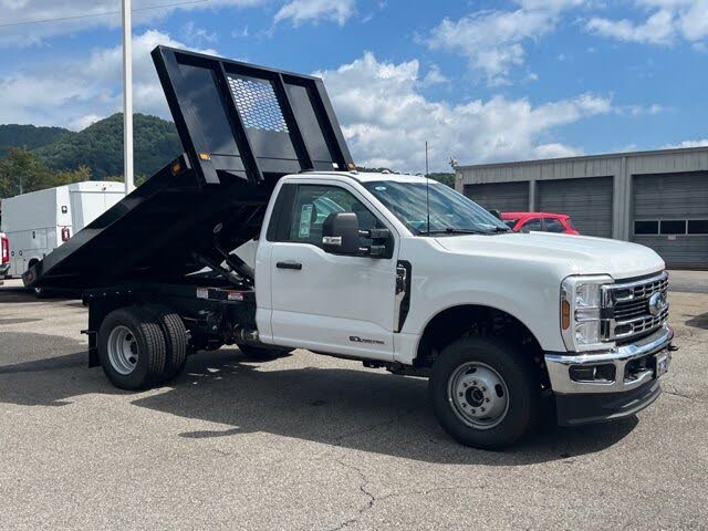 2025 Ford F-350 Super Duty Chassis XL Regular Cab DRW 4WD