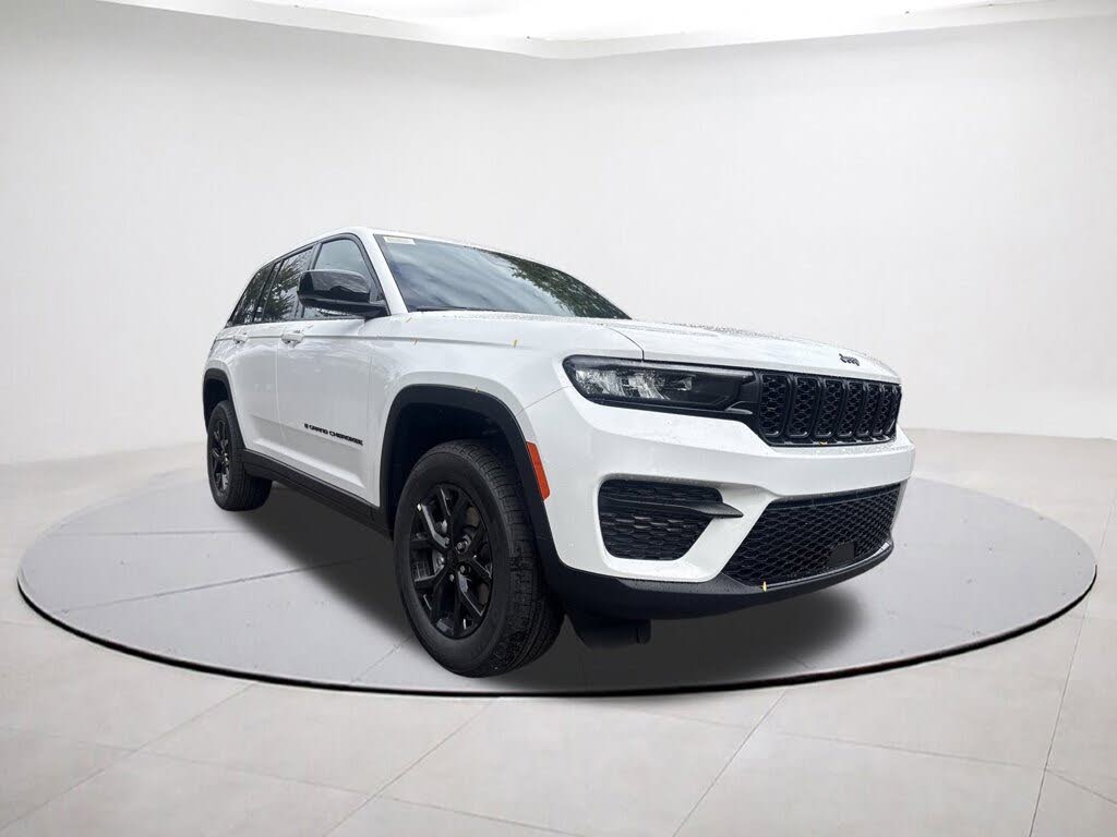 2025 Jeep Grand Cherokee Laredo 4WD