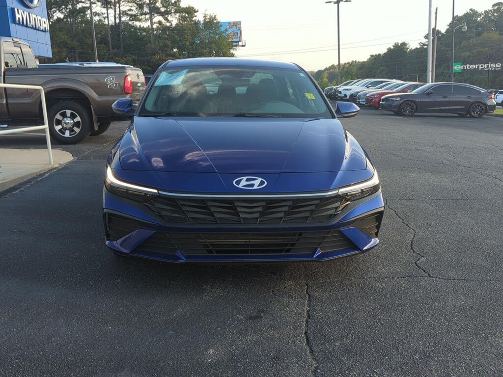 2024 Hyundai Elantra SEL FWD