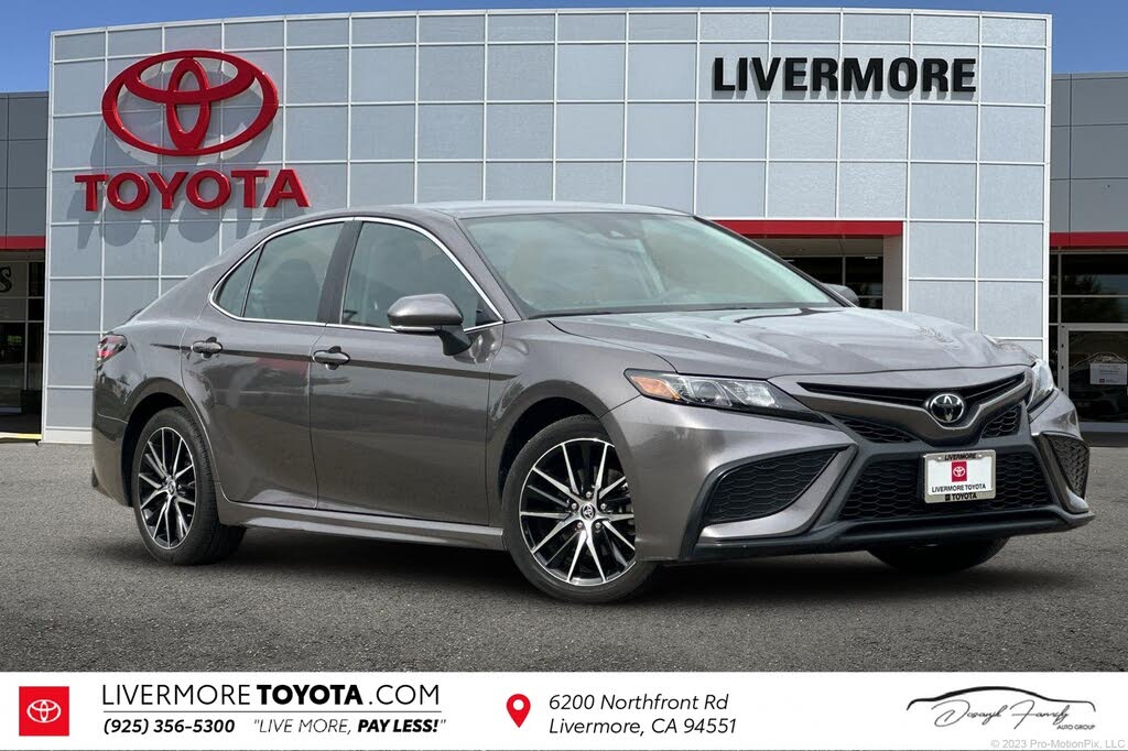 2024 Toyota Camry SE FWD