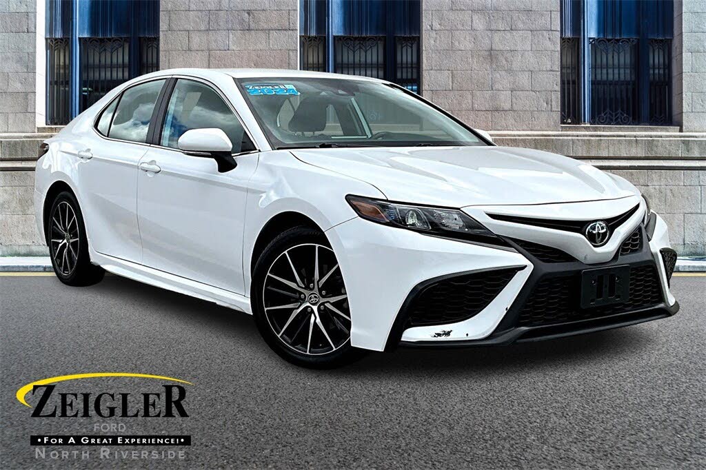 2024 Toyota Camry SE FWD