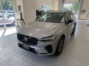 Volvo XC60 B5 Core Dark Theme AWD
