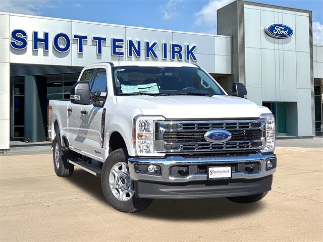 2026 Ford F-250 Super Duty XLT Crew Cab 4WD
