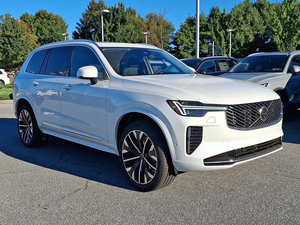 2026 Volvo XC90 B6 Plus 6-Passenger AWD