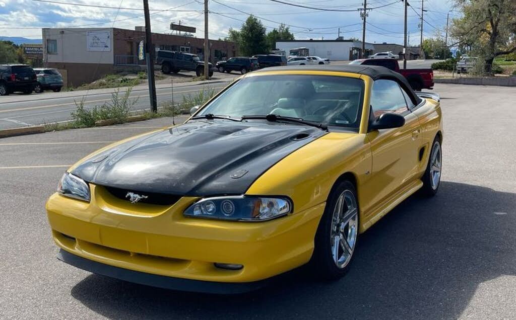 1998 Ford Mustang GT Convertible RWD