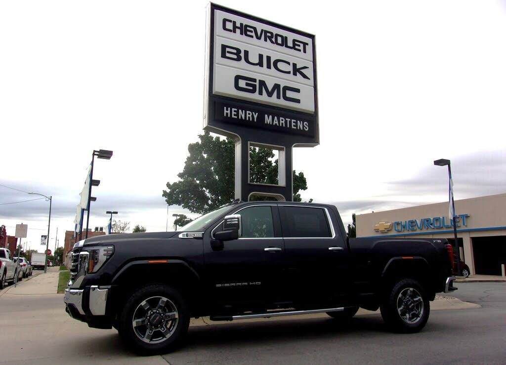 2026 GMC Sierra 2500HD SLT Crew Cab 4WD