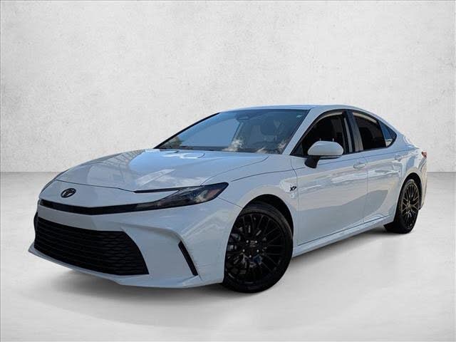 2025 Toyota Camry LE FWD