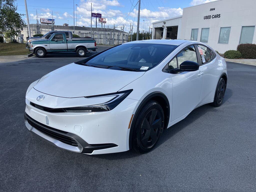 2026 Toyota Prius Plug-In Hybrid SE FWD