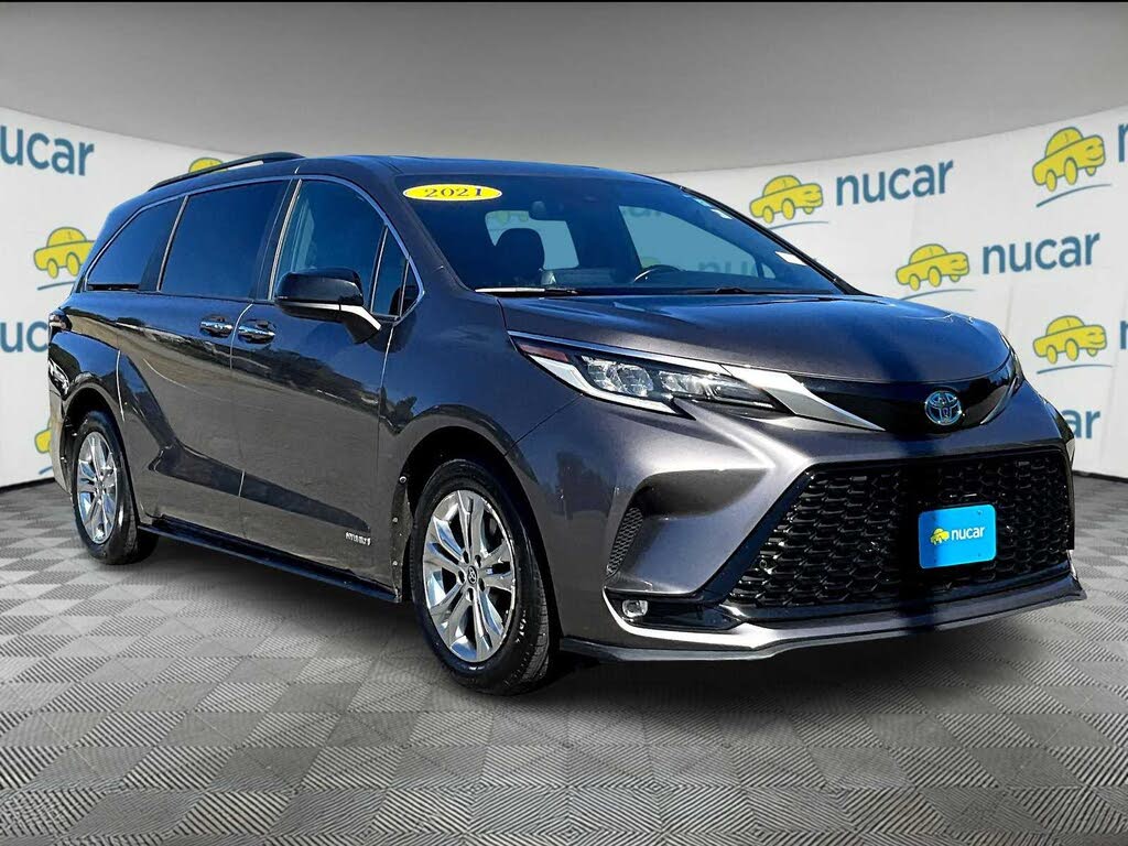 2021 Toyota Sienna XSE 7-Passenger AWD