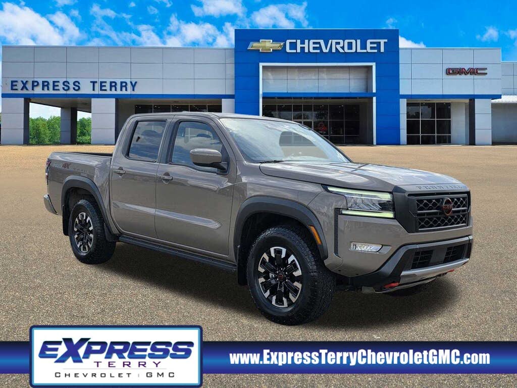 2024 Nissan Frontier PRO-4X Crew Cab 4WD