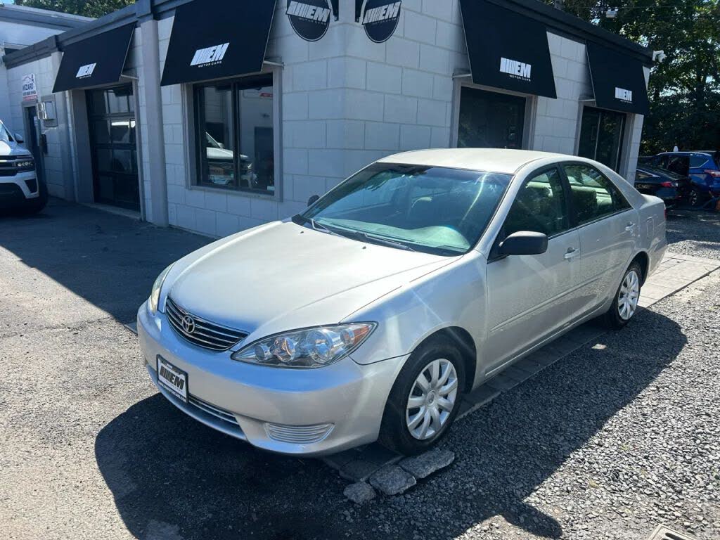 2005 Toyota Camry XLE FWD