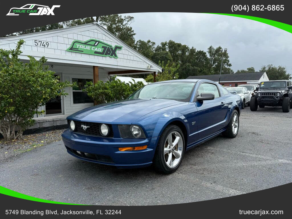 2006 Ford Mustang GT Deluxe Coupe RWD