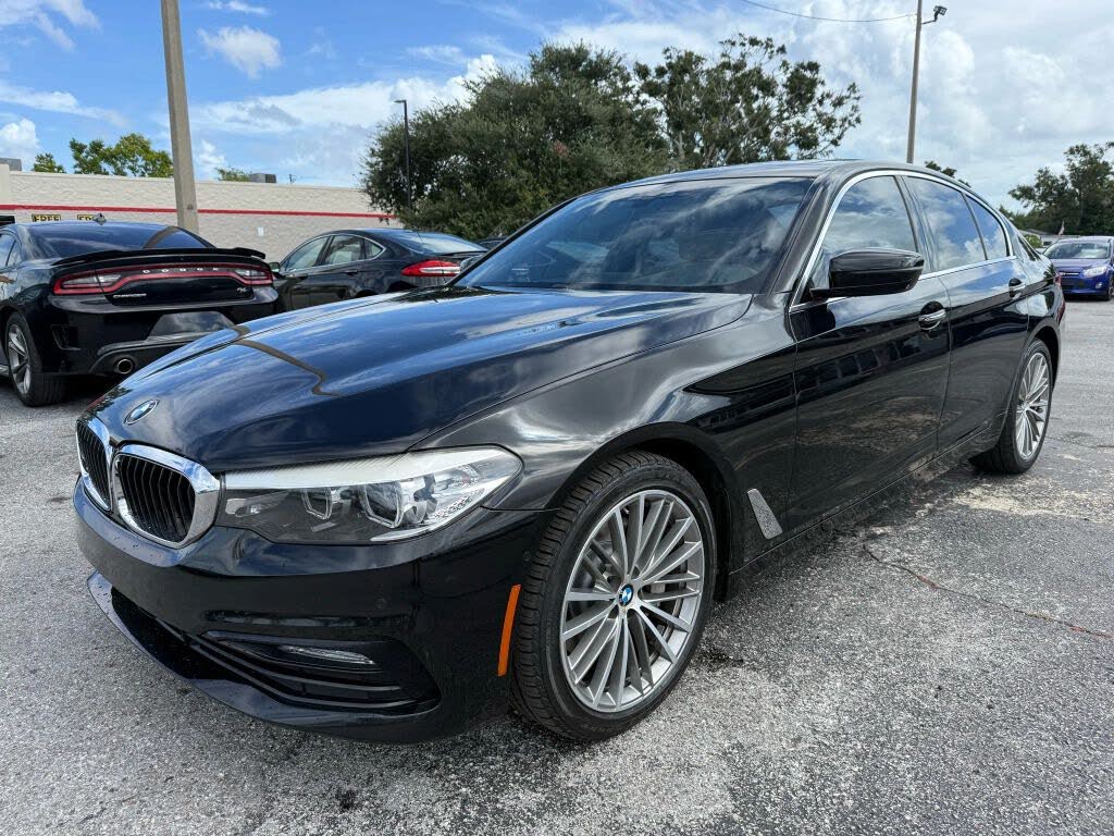 2017 BMW 5 Series 530i Sedan RWD