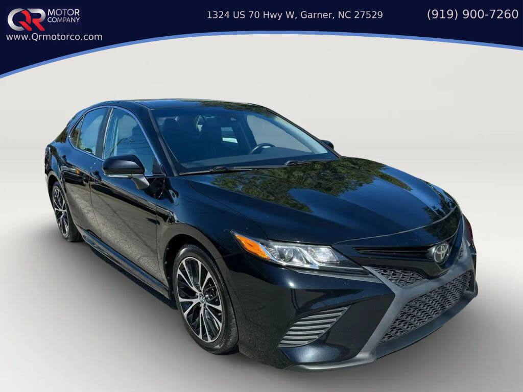 2020 Toyota Camry SE FWD