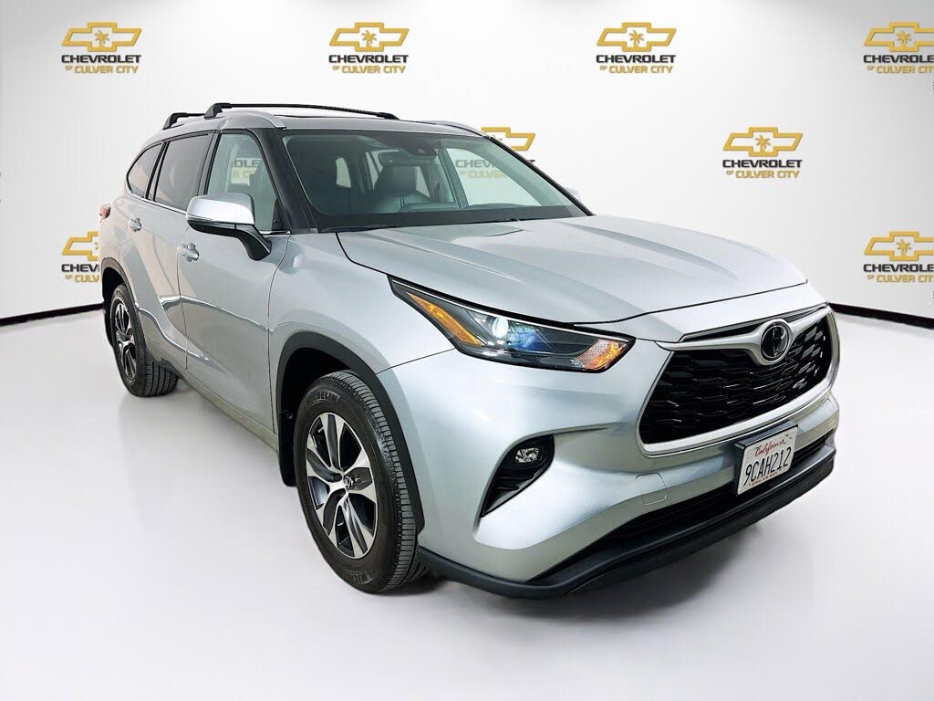 2022 Toyota Highlander XLE FWD