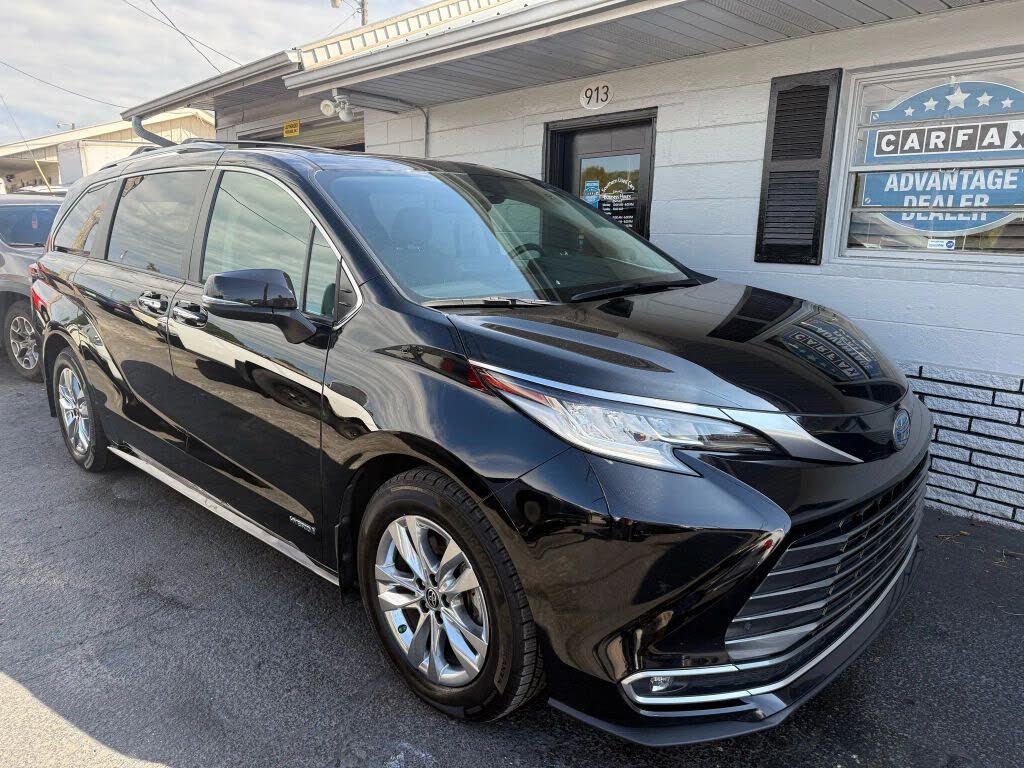 2021 Toyota Sienna Limited 7-Passenger FWD