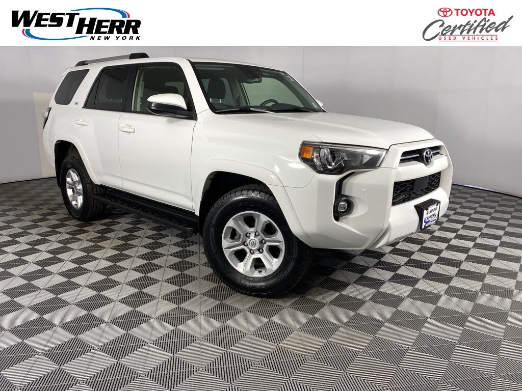 2024 Toyota 4Runner SR5 4WD