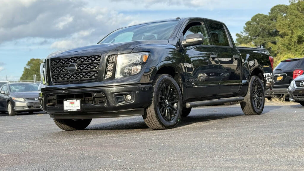 2019 Nissan Titan SV Crew Cab 4WD