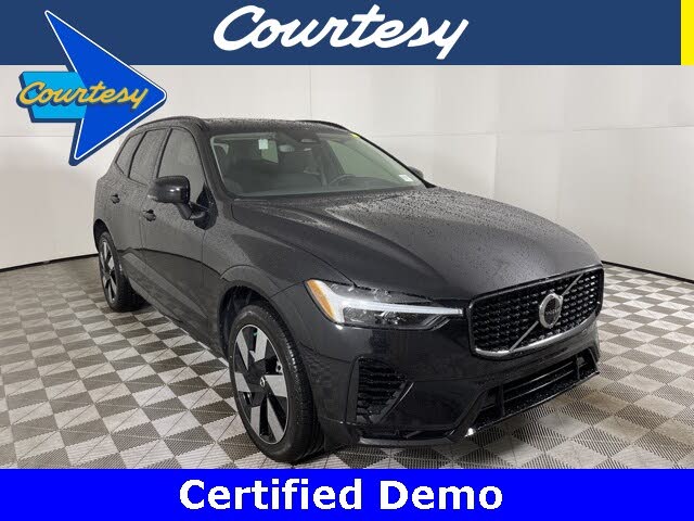 2024 Volvo XC60 Recharge T8 Plus Dark Theme eAWD