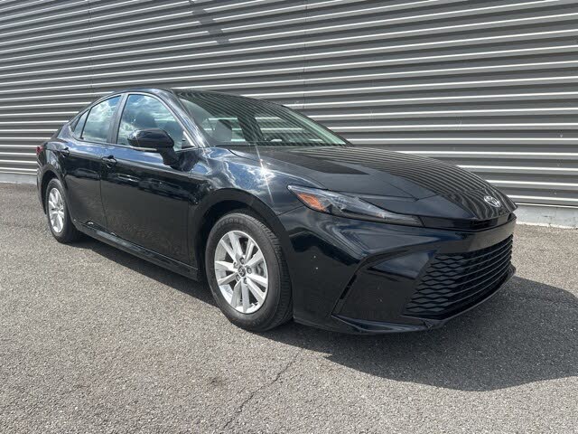 2025 Toyota Camry LE FWD