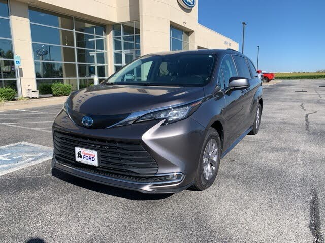 2023 Toyota Sienna XLE 7-Passenger FWD