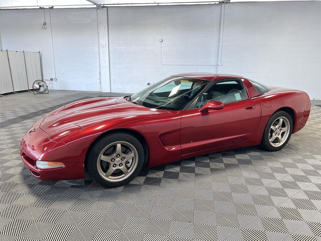 2004 Chevrolet Corvette Coupe RWD