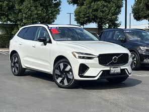 Volvo XC60 Recharge T8 Plus Dark Theme eAWD