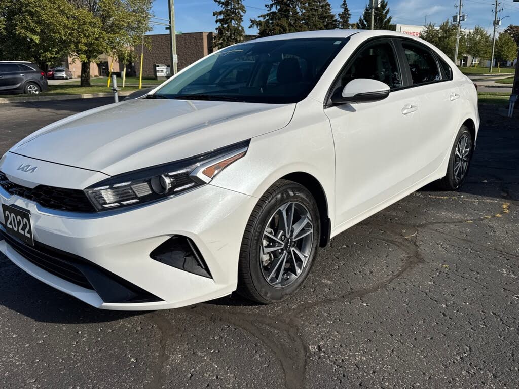 2022 Kia Forte EX FWD