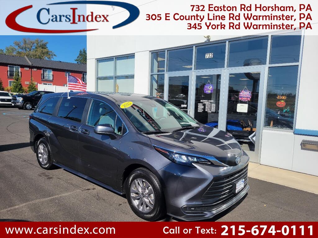 2025 Toyota Sienna LE 8-Passenger FWD