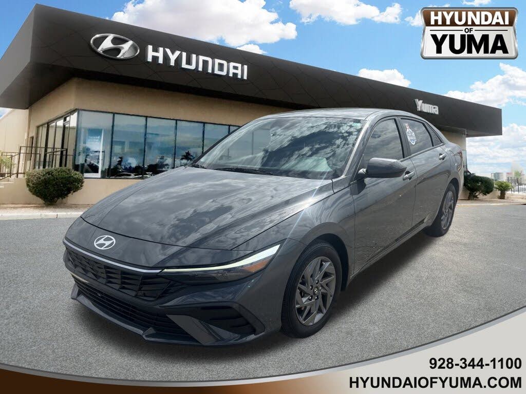 2024 Hyundai Elantra SEL FWD
