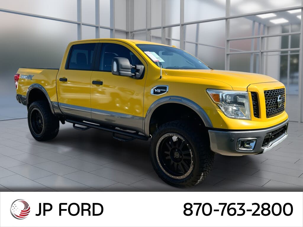 2017 Nissan Titan PRO-4X Crew Cab 4WD