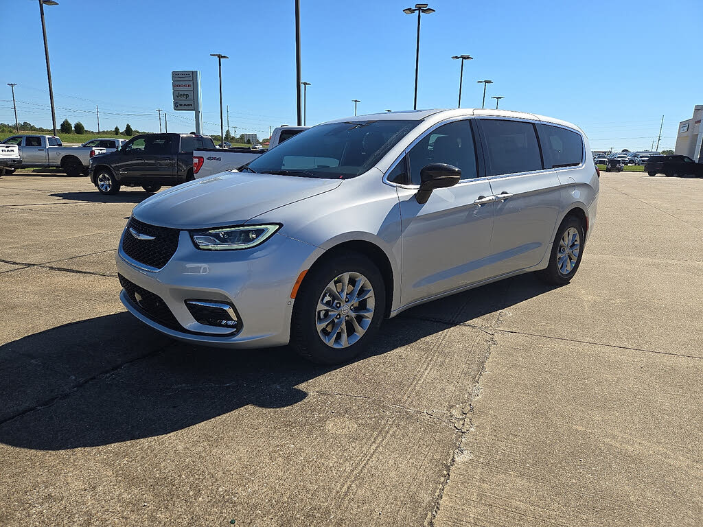 2026 Chrysler Pacifica Limited FWD