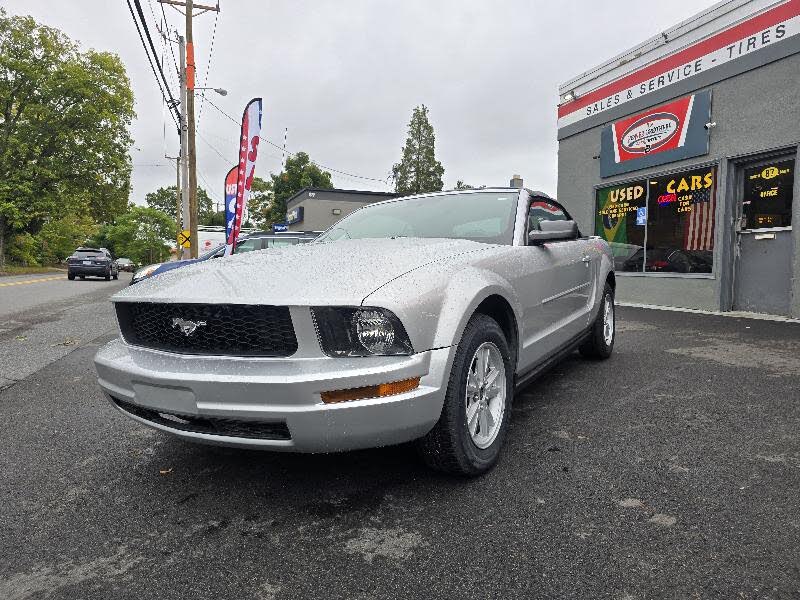 2007 Ford Mustang V6 Deluxe Convertible RWD