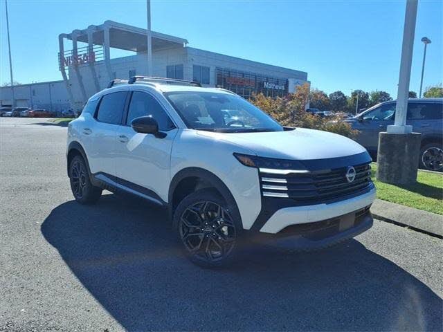 2026 Nissan Kicks SR FWD