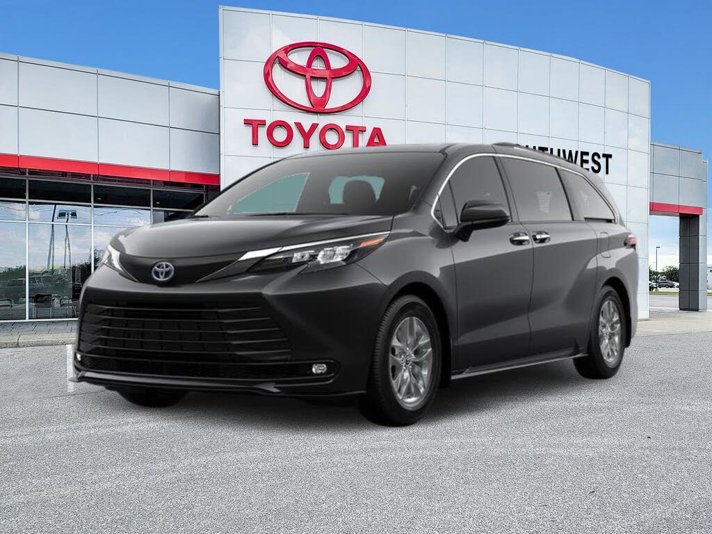2025 Toyota Sienna XLE 7-Passenger FWD