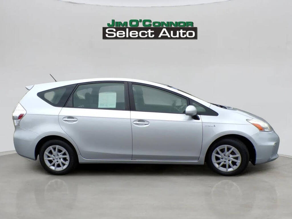 2013 Toyota Prius v Five FWD