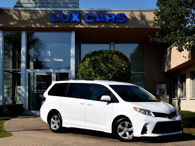 2020 Toyota Sienna LE 7-Passenger FWD with Auto-Access Seat