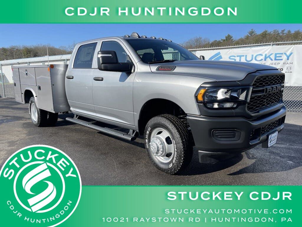 2024 RAM 3500 Chassis Tradesman Crew Cab LB DRW 4WD